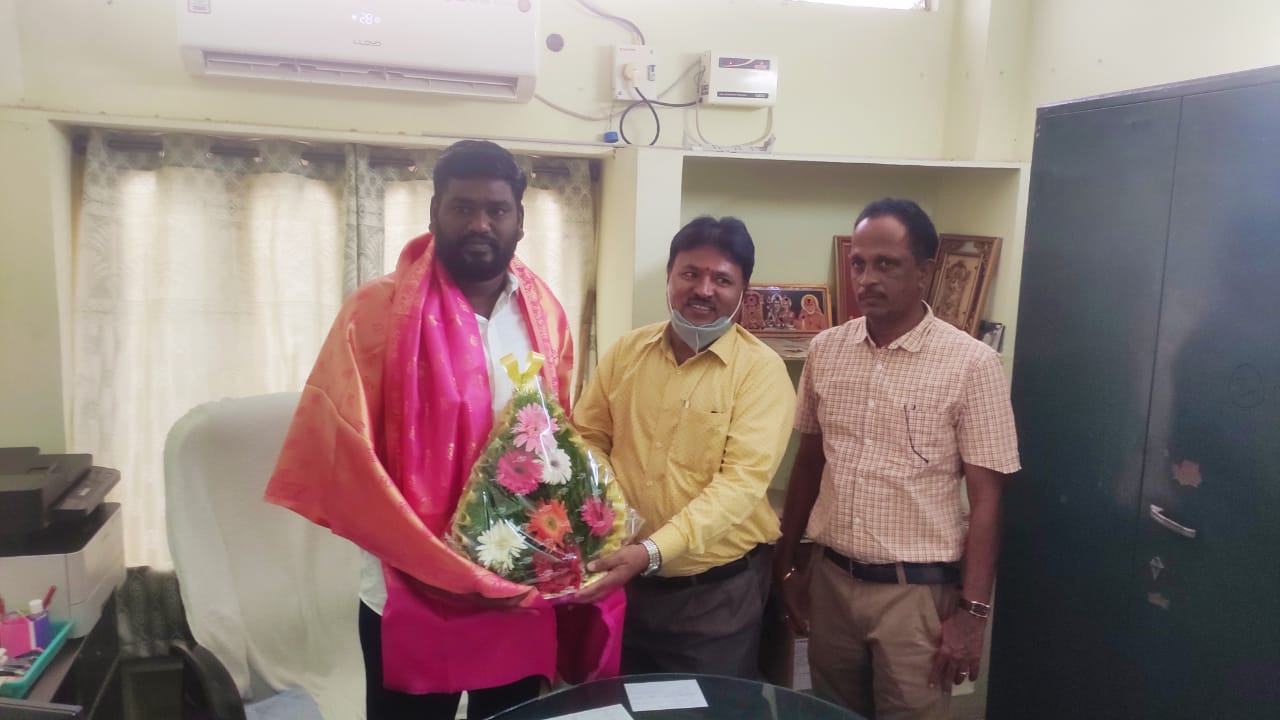 Inspected the Karimnagar Region office and Bommakal Godown by Hon’ble Chairman, TSWC
